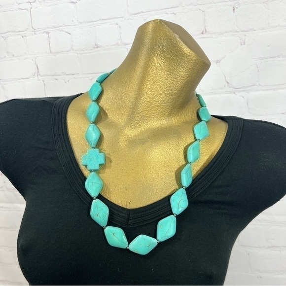 Statement necklace made of howlite stones and sterling silver wires & findings - Picture 1 of 9